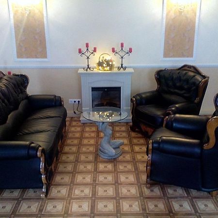 Central Hotel نارفا المظهر الخارجي الصورة
