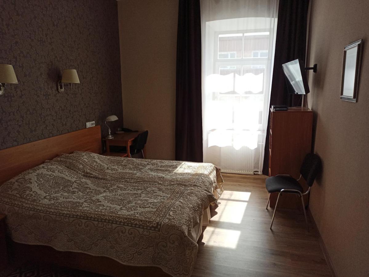 Central Hotel نارفا المظهر الخارجي الصورة