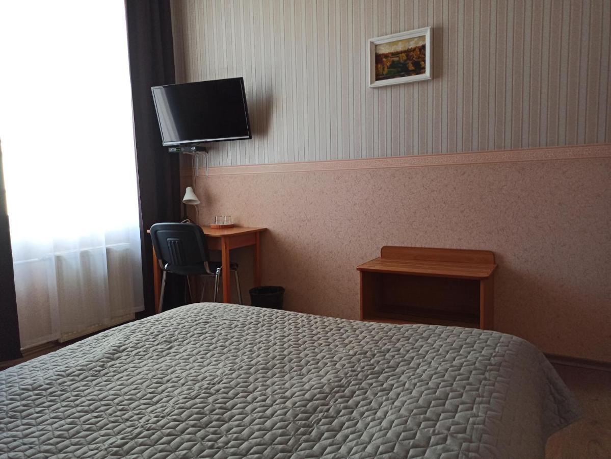 Central Hotel نارفا المظهر الخارجي الصورة