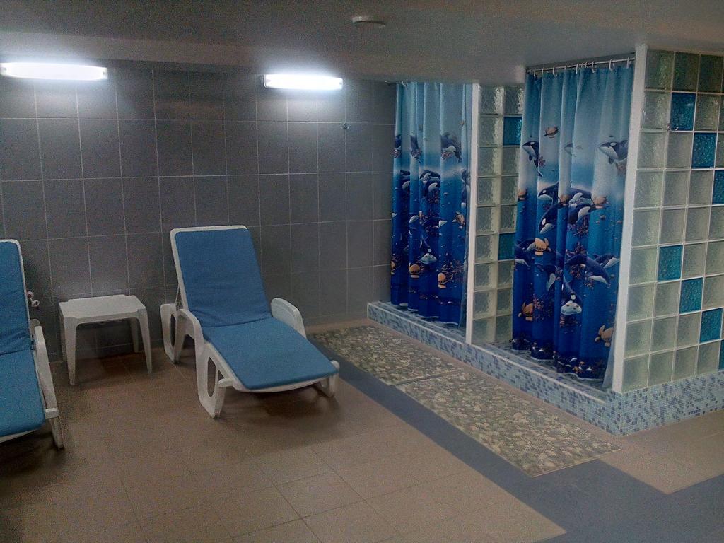 Central Hotel نارفا المظهر الخارجي الصورة