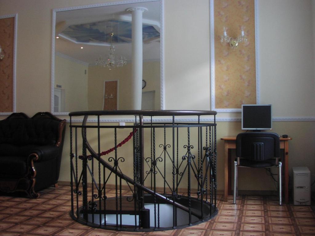 Central Hotel نارفا المظهر الخارجي الصورة